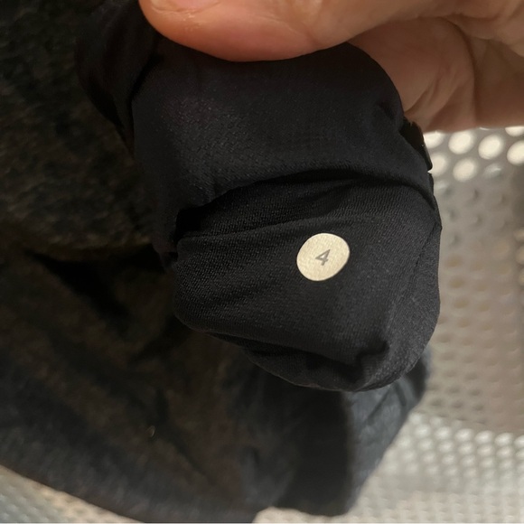 Lululemon Women’s 1/2 Zip Pullover Running Top Size 4 in Static Charcoal - Picture 3 of 8